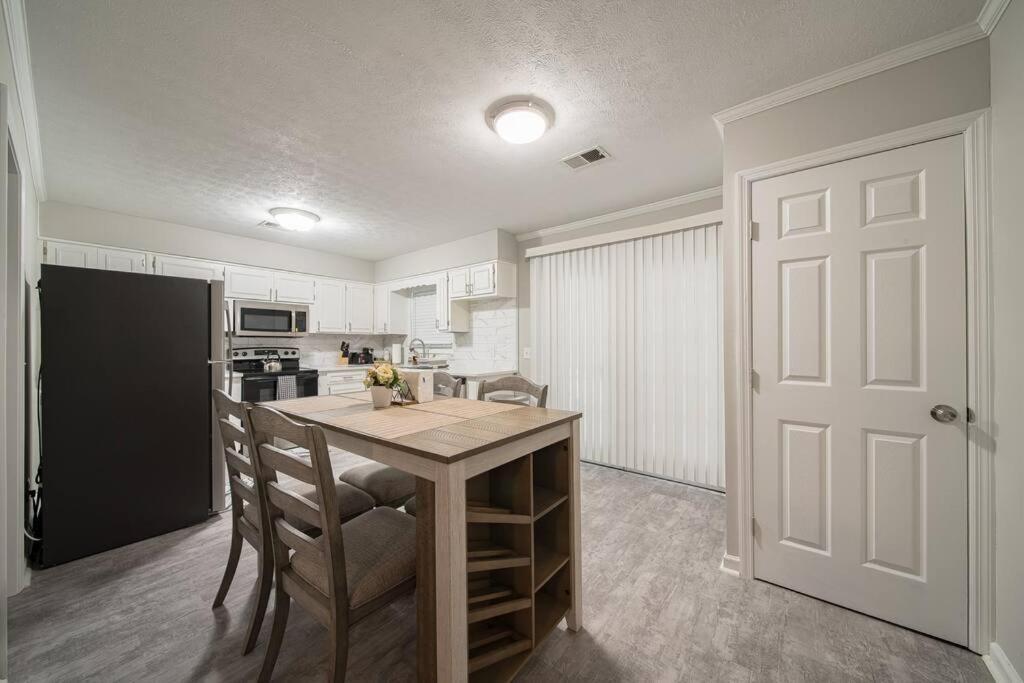 Holiday home Cozy Brick Ranch Owned And Operated By An Army Soldier!! Columbus