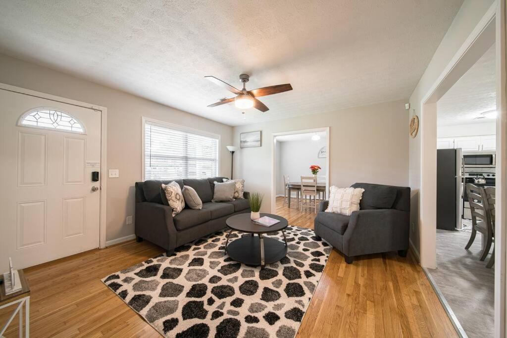 Cozy Brick Ranch Owned And Operated By An Army Soldier!! * Columbus