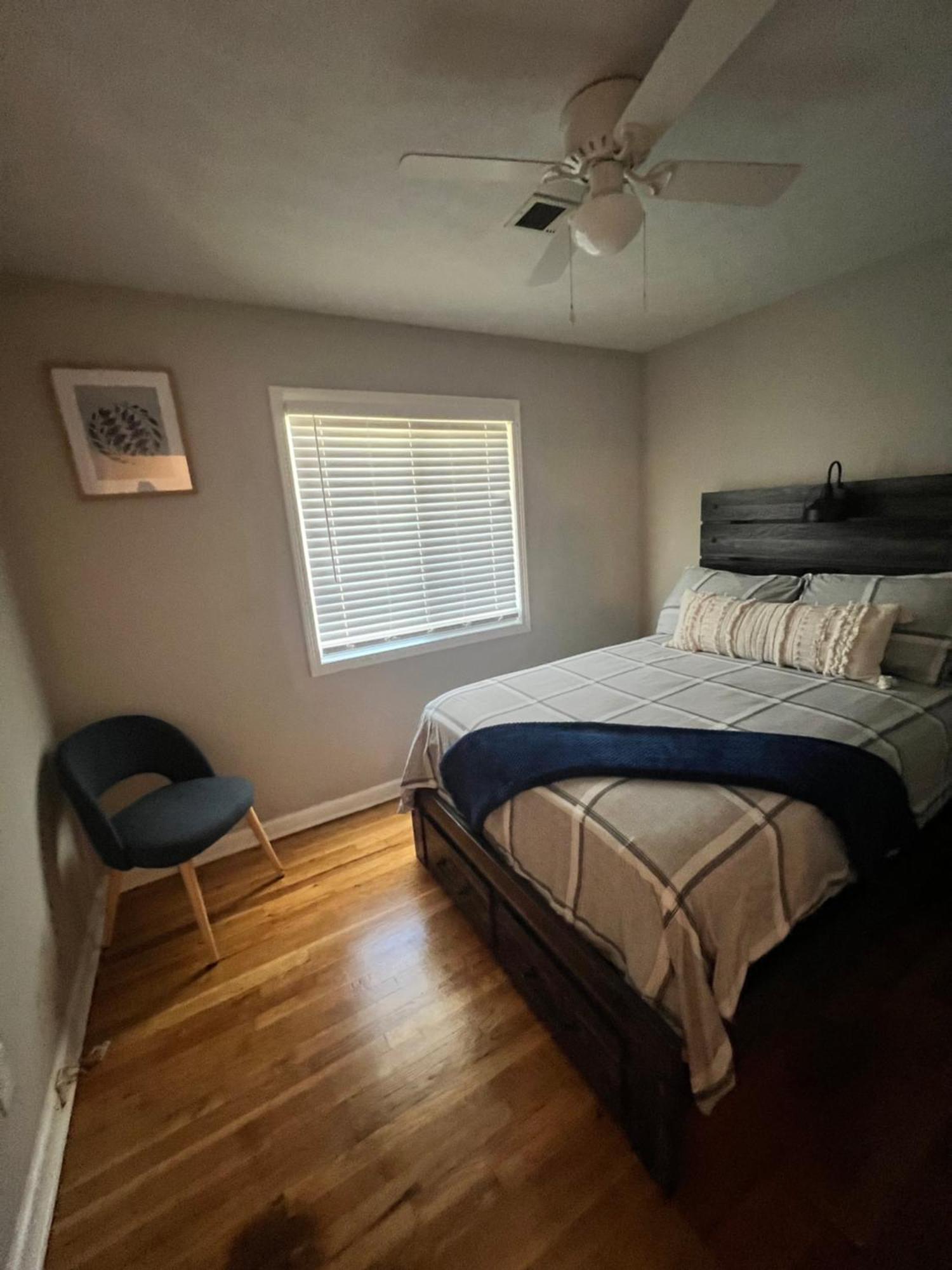 Cozy Brick Ranch Owned And Operated By An Army Soldier!! Holiday home Columbus